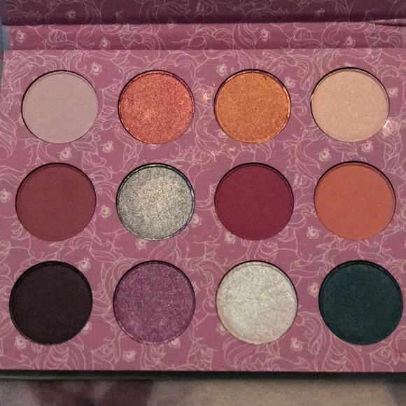 Makeup - Picture 2 of 2